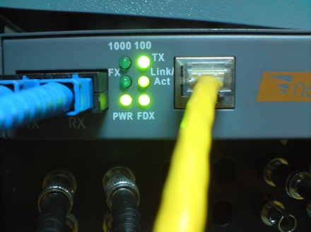 光纤收发器指示灯的意义图解说明_光电转换器指示灯状态「建议收藏」