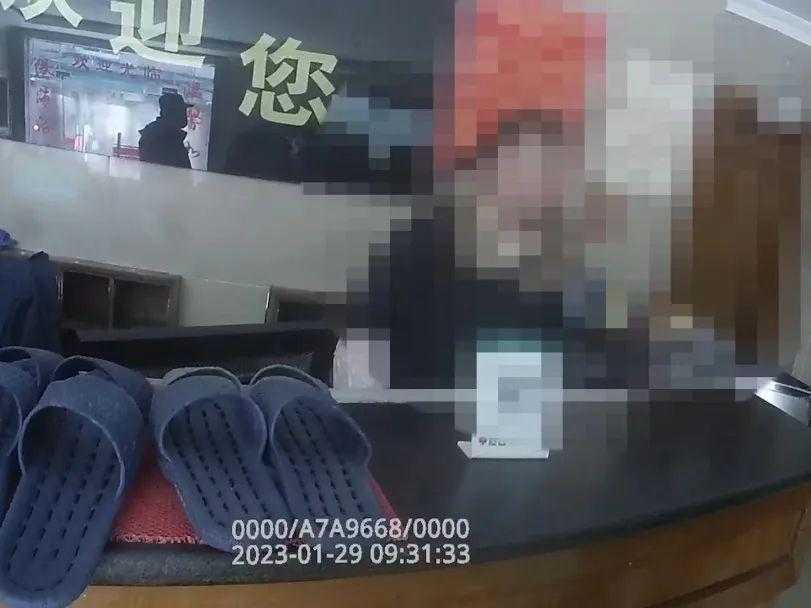 上海一浴室有“特殊服务”？警方接到女子举报后调查发现竟是“同行”搞事情