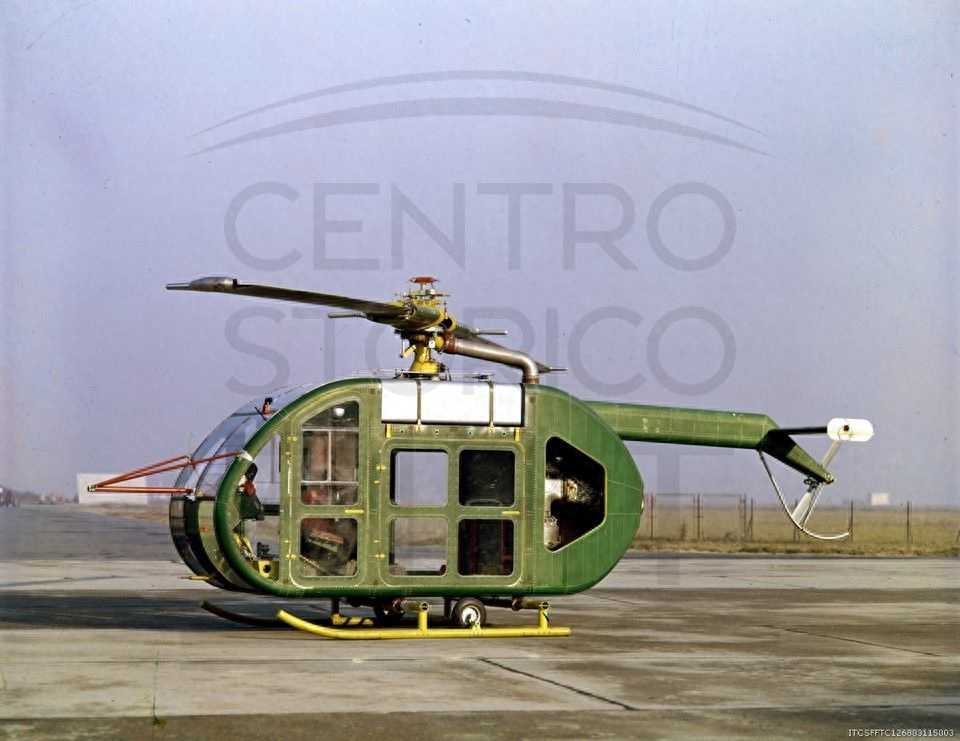 意大利制造的菲亚特7002通用直升机