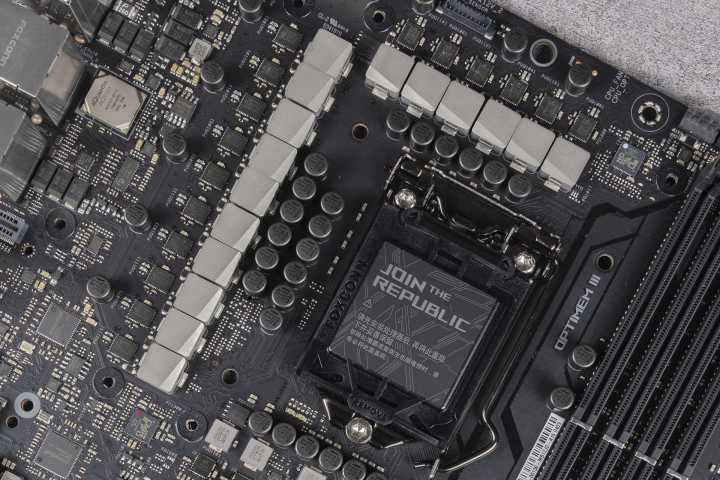 信仰败家再次升级！玩家国度 ROG MAXIMUS XII EXTREME 拆解评测