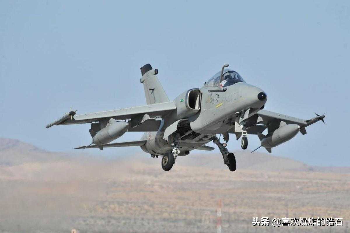 服役35年后 意大利空军的AMX攻击机正式退役 将由台风战斗机替代