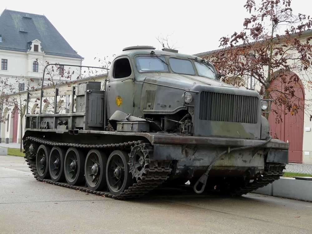 坦克底盘与老解放的融合体——苏联BTA工程车