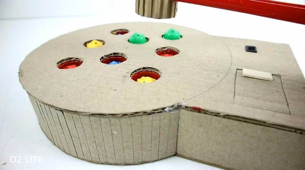 陪孩子在家做个这种纸板打地鼠玩具，孩子能玩一整天