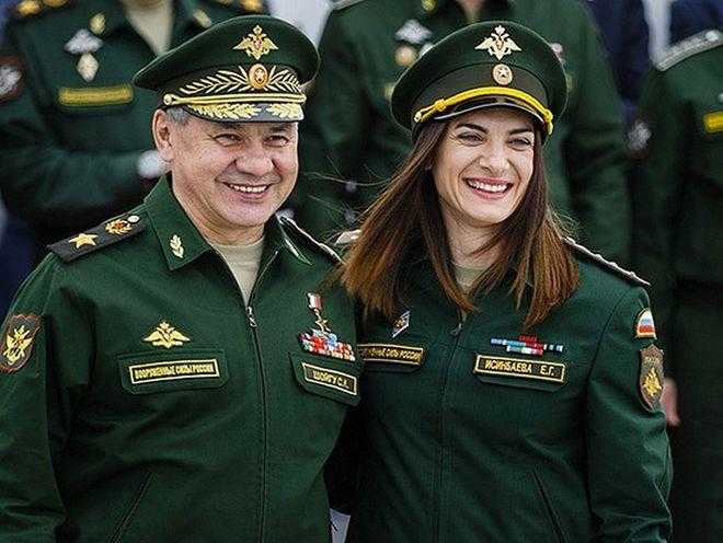 伊辛巴耶娃目前处于困境当中，西媒指责她少校身份，俄媒说她忘本