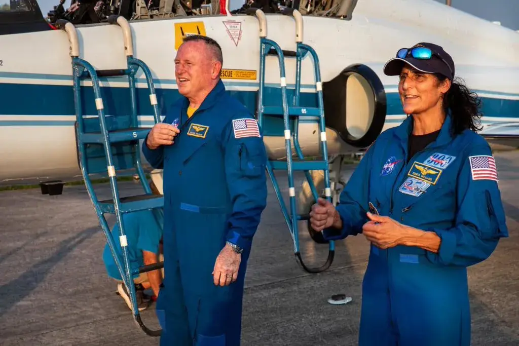 冒险发射导致2名宇航员仍滞留太空，如何营救考验NASA责任担当