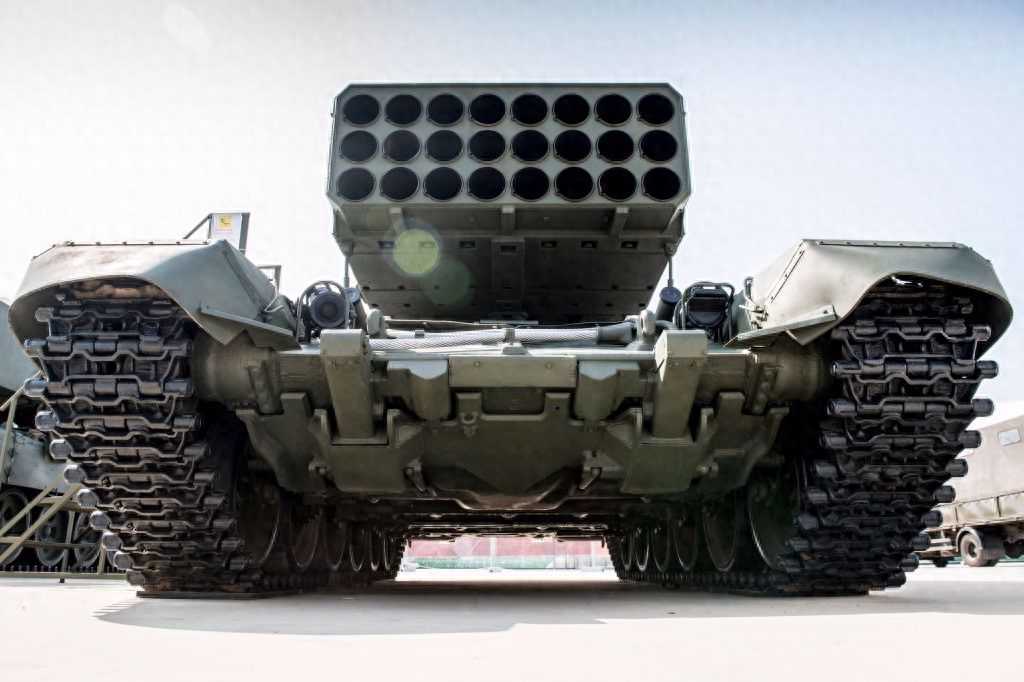充分吸收战争经验，俄罗斯正在研制TOS-3，屠城神器有了新功能？